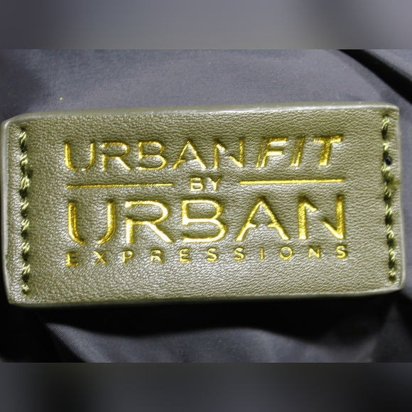 Urban Fit backpack, quilted design, great for small computers. EUC! - Picture 3 of 15